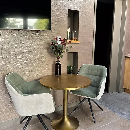 Oasis With Private Parking Daire *