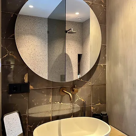 Oasis With Private Parking