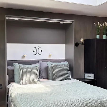 Oasis With Private Parking Apartment *