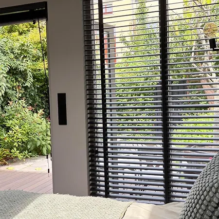 Apartment Oasis With Private Parking The Hague