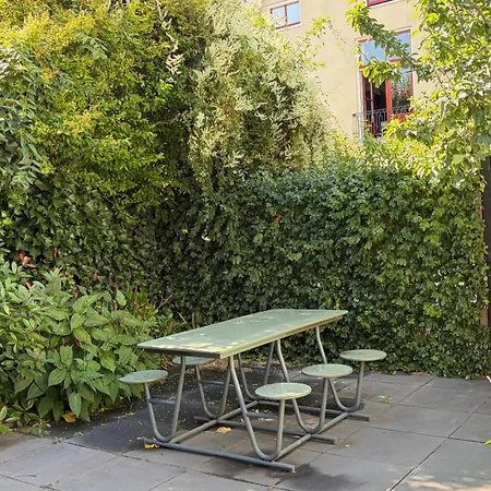 Oasis With Private Parking Apartment The Hague