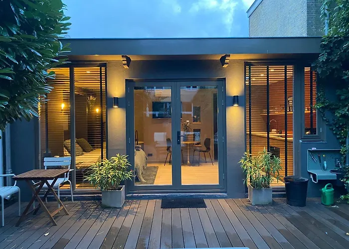 Apartment Oasis With Private Parking