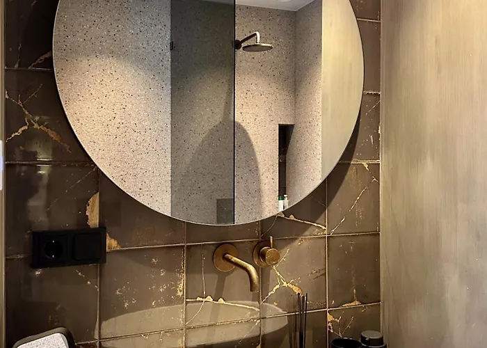 Oasis With Private Parking