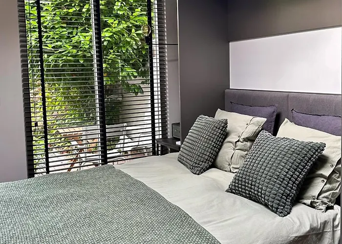 Oasis With Private Parking * Den Haag