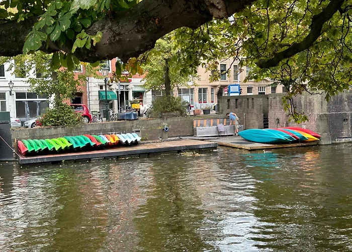 Oasis With Private Parking Apartment Den Haag