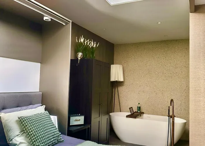 Oasis With Private Parking Apartment *