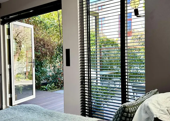 Oasis With Private Parking * Den Haag