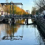 Oasis With Private Parking * Haag