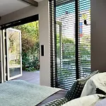 Oasis With Private Parking * Haag